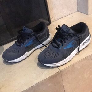Brooks addiction Gray and Blue Running Shoes